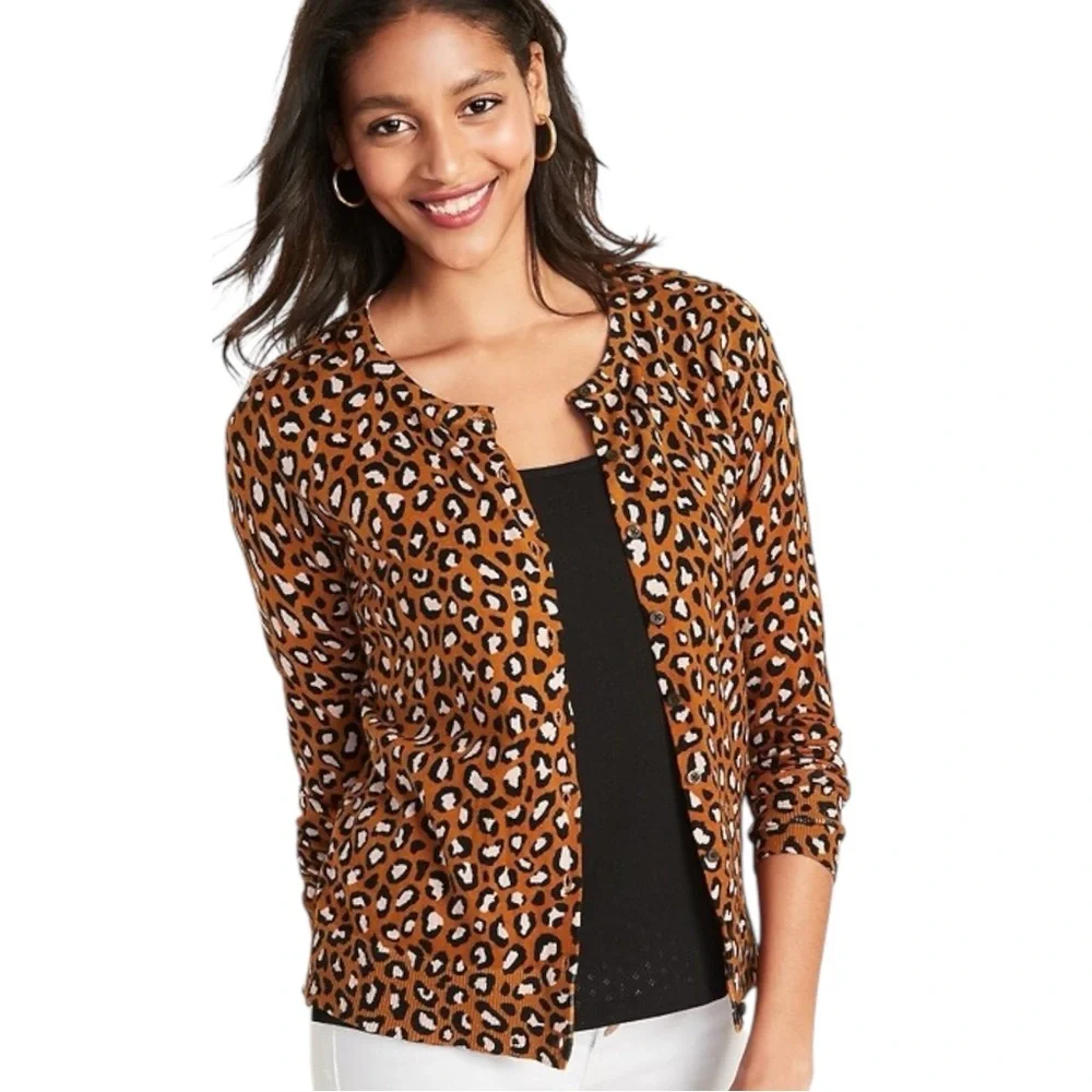 Old‎ Navy Printed Crewneck Cardigan Size Medium